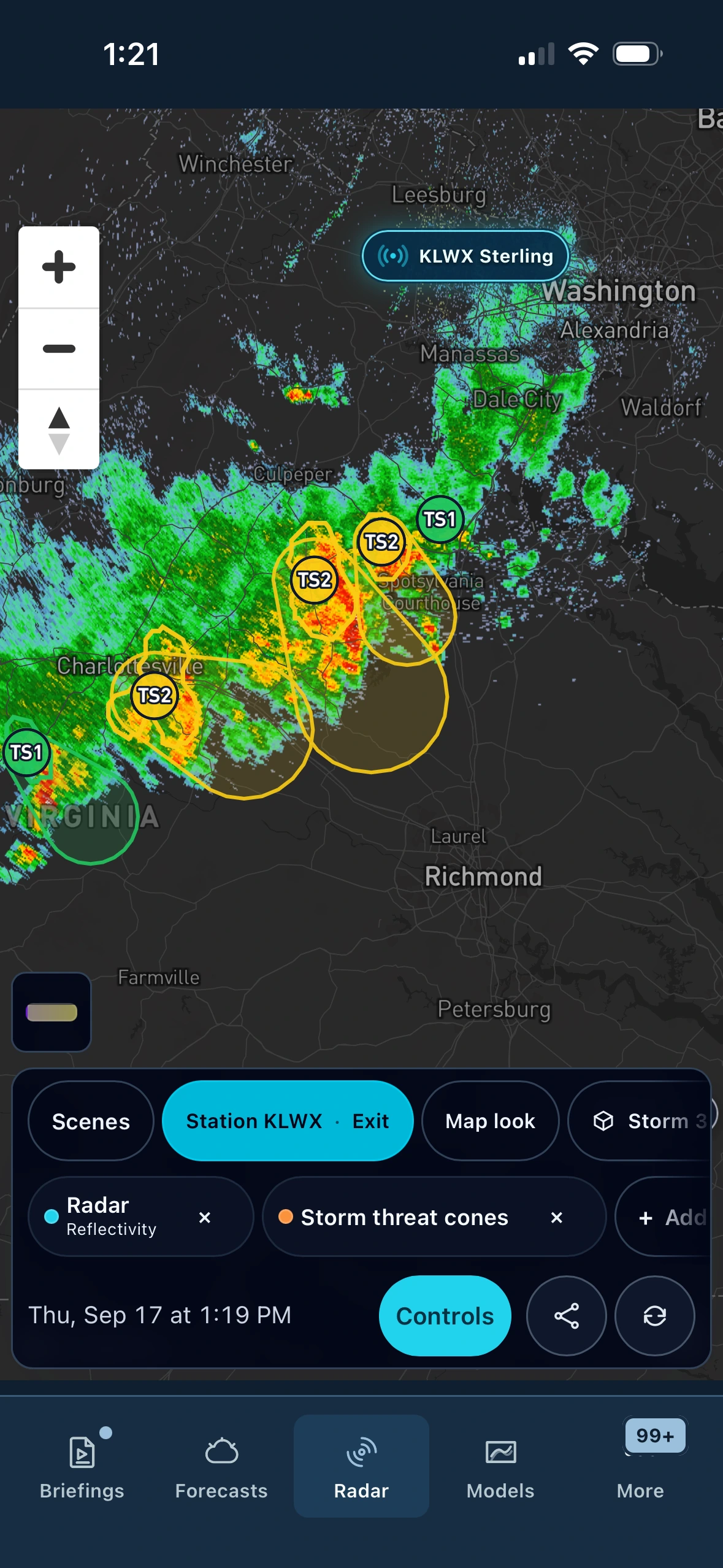 Live radar with precipitation, lightning and alert outlines in the 4070 mobile app